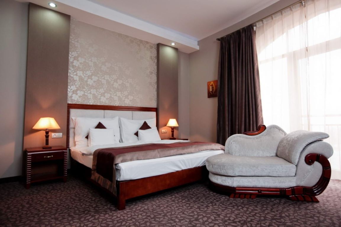 hotel colloseum-superior room.jpg