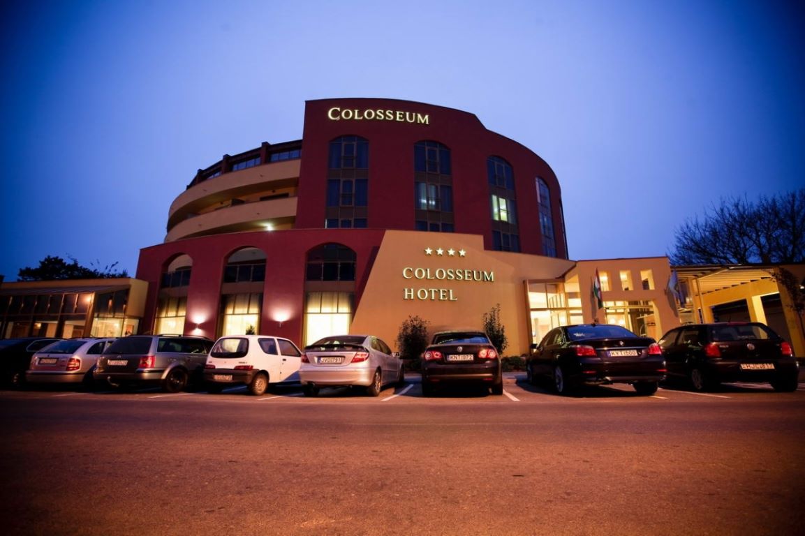 hotel colloseum-ulaz.jpg