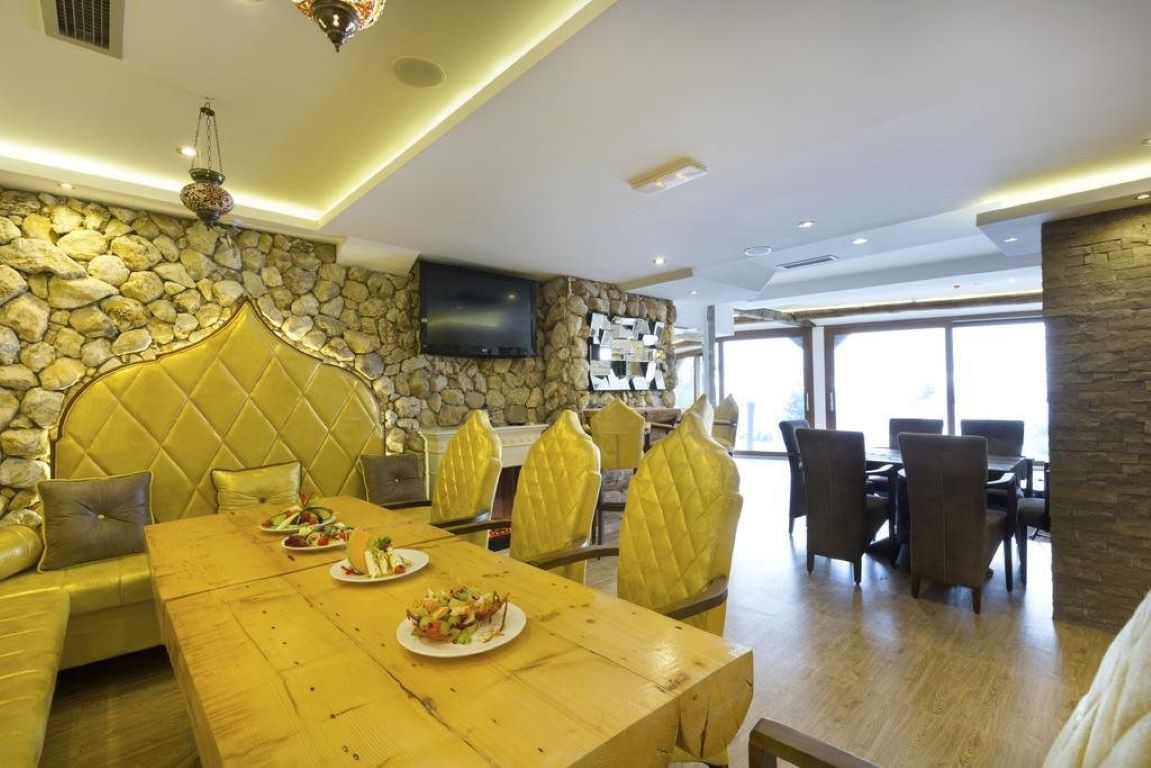 Mujen Lux Kopaonik-Restoran.jpg