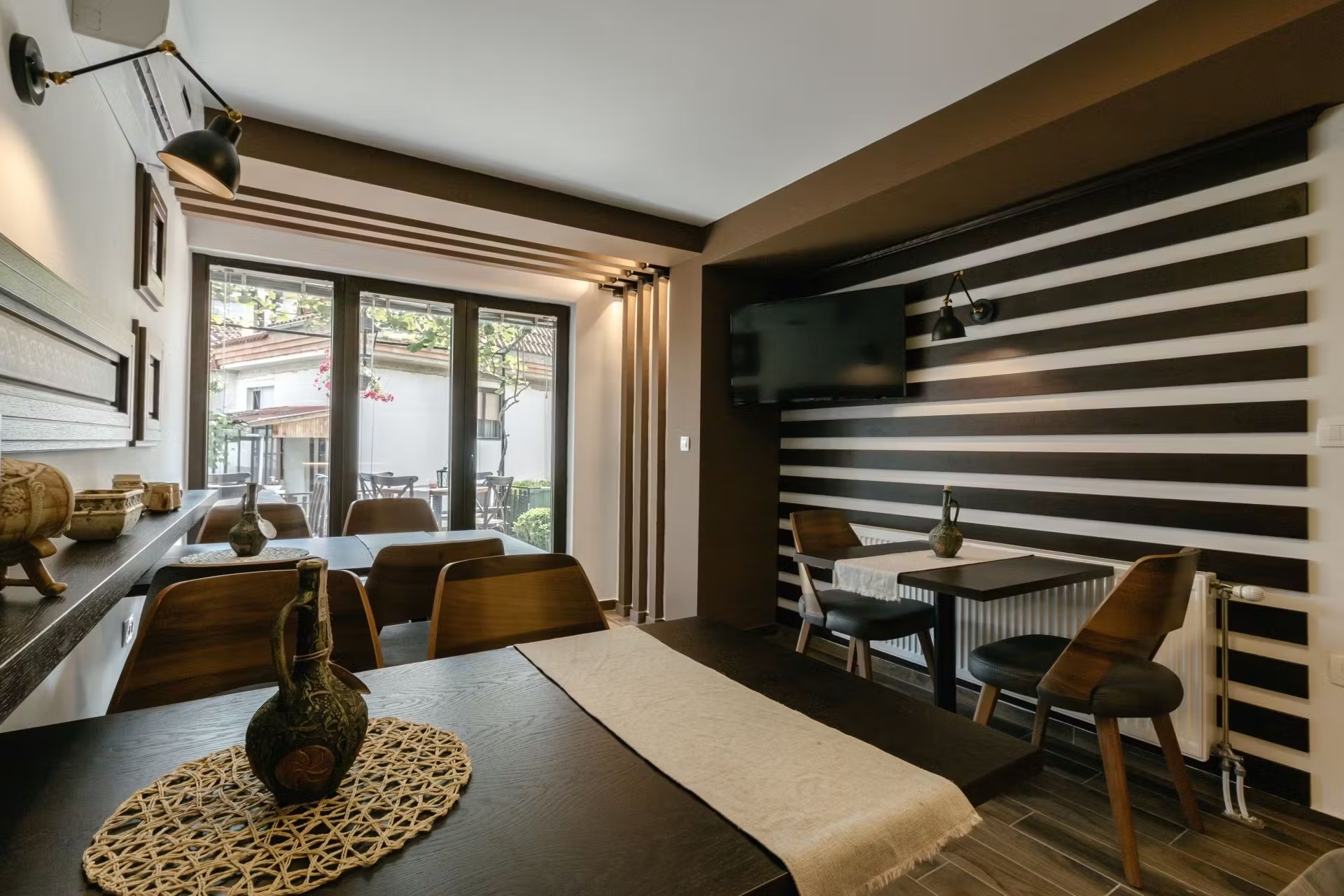 Villa Varosh-Bar.jpg