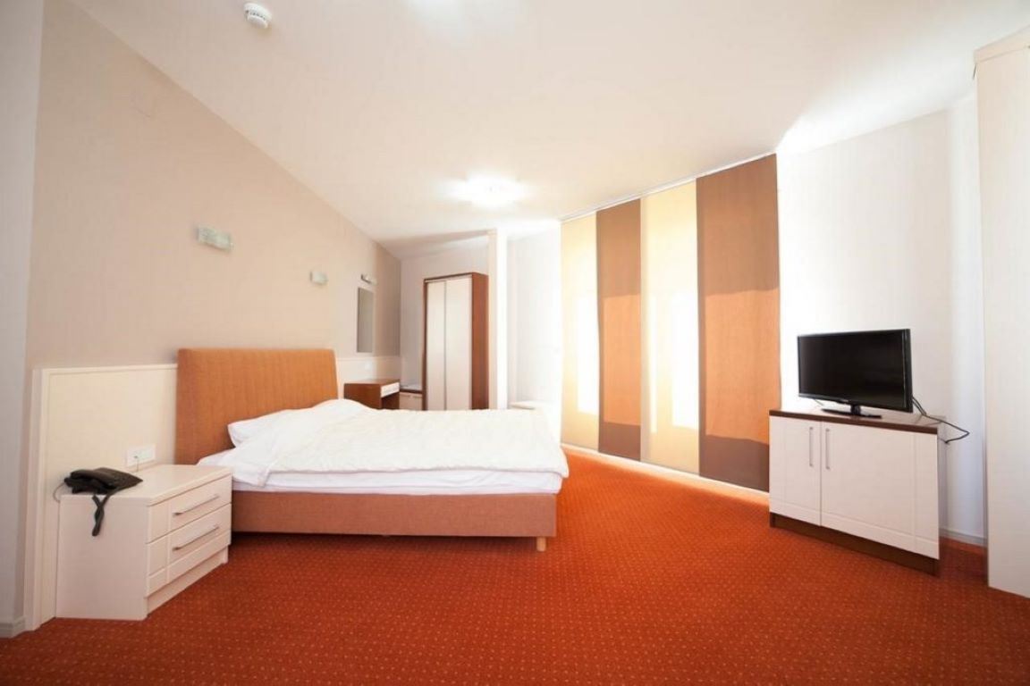 Hotel Lebed-Standardna soba.jpg
