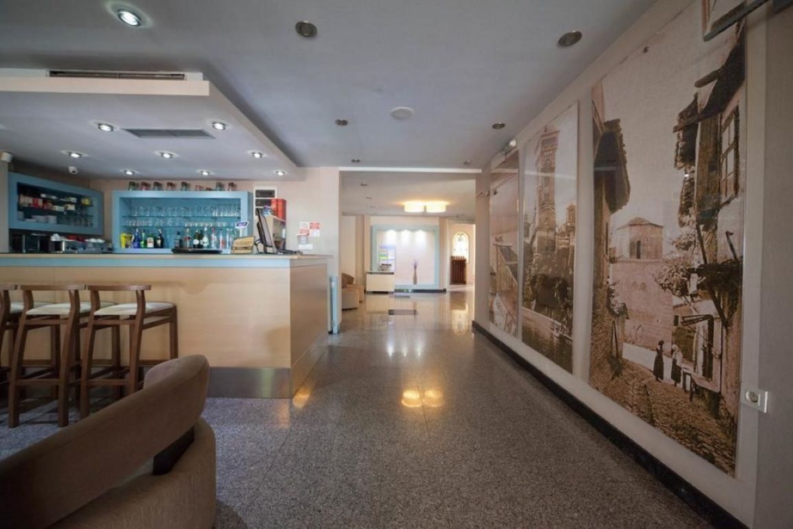 Lebed Hotel-Lobby bar.jpg