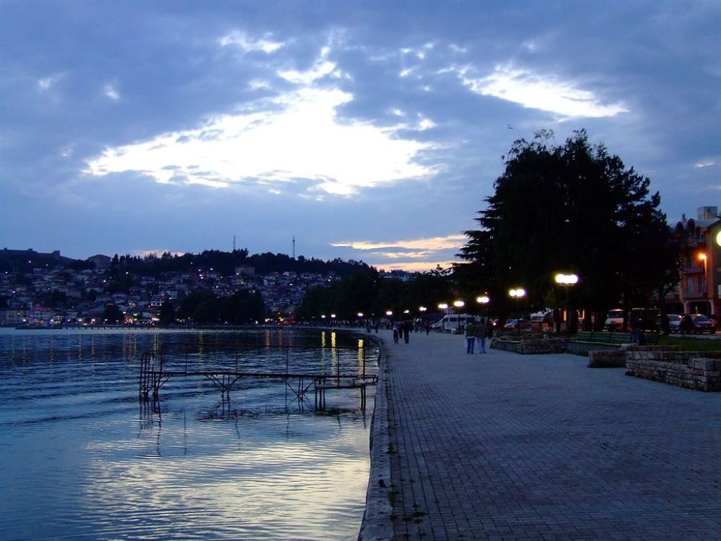 Tino Hotel Ohrid-Setaliste.jpg