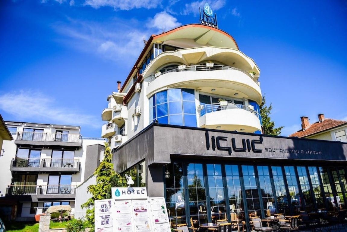 SU Hotel-Hotel spolja.jpg