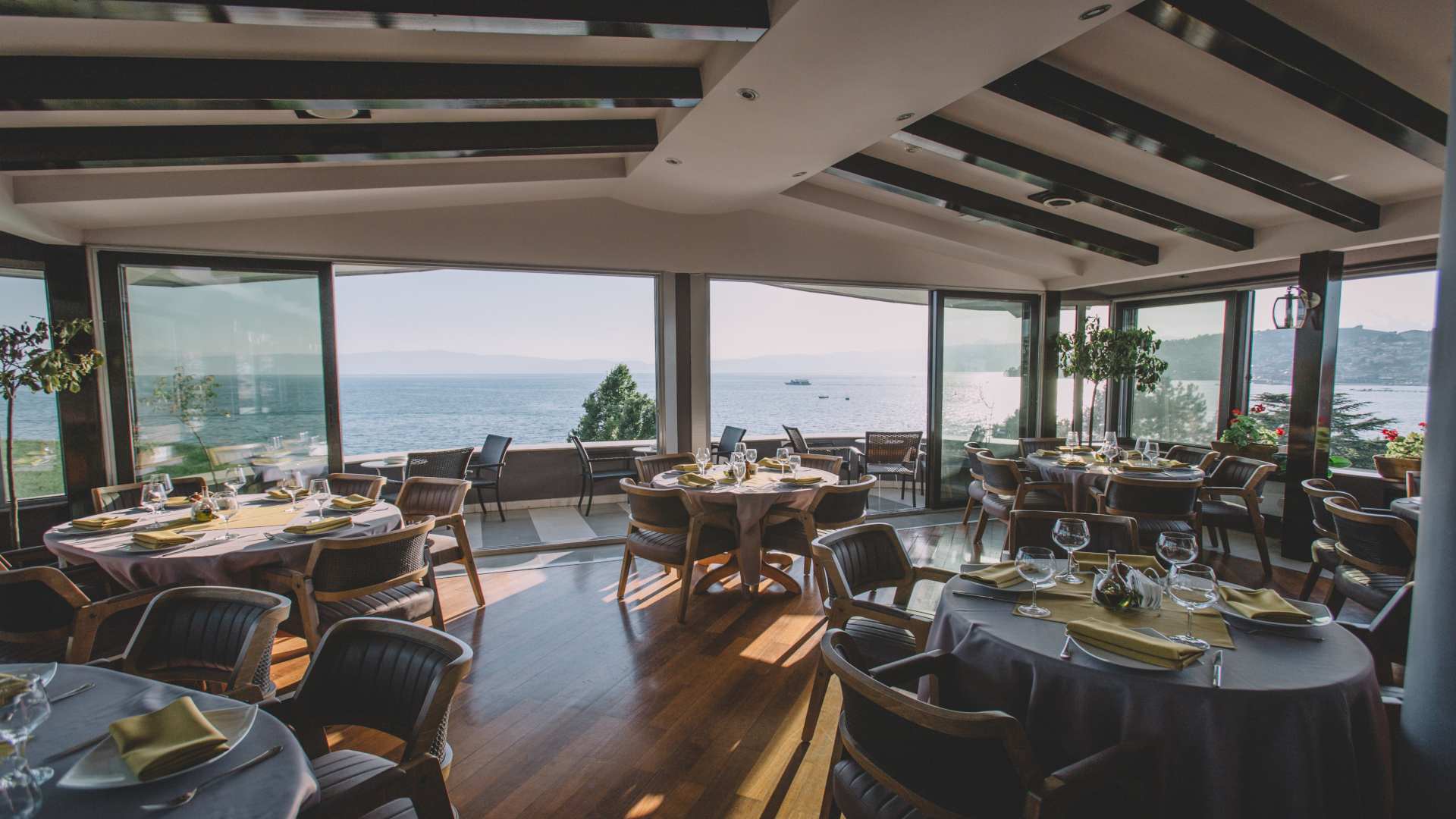SU Hotel-Restoran.jpg