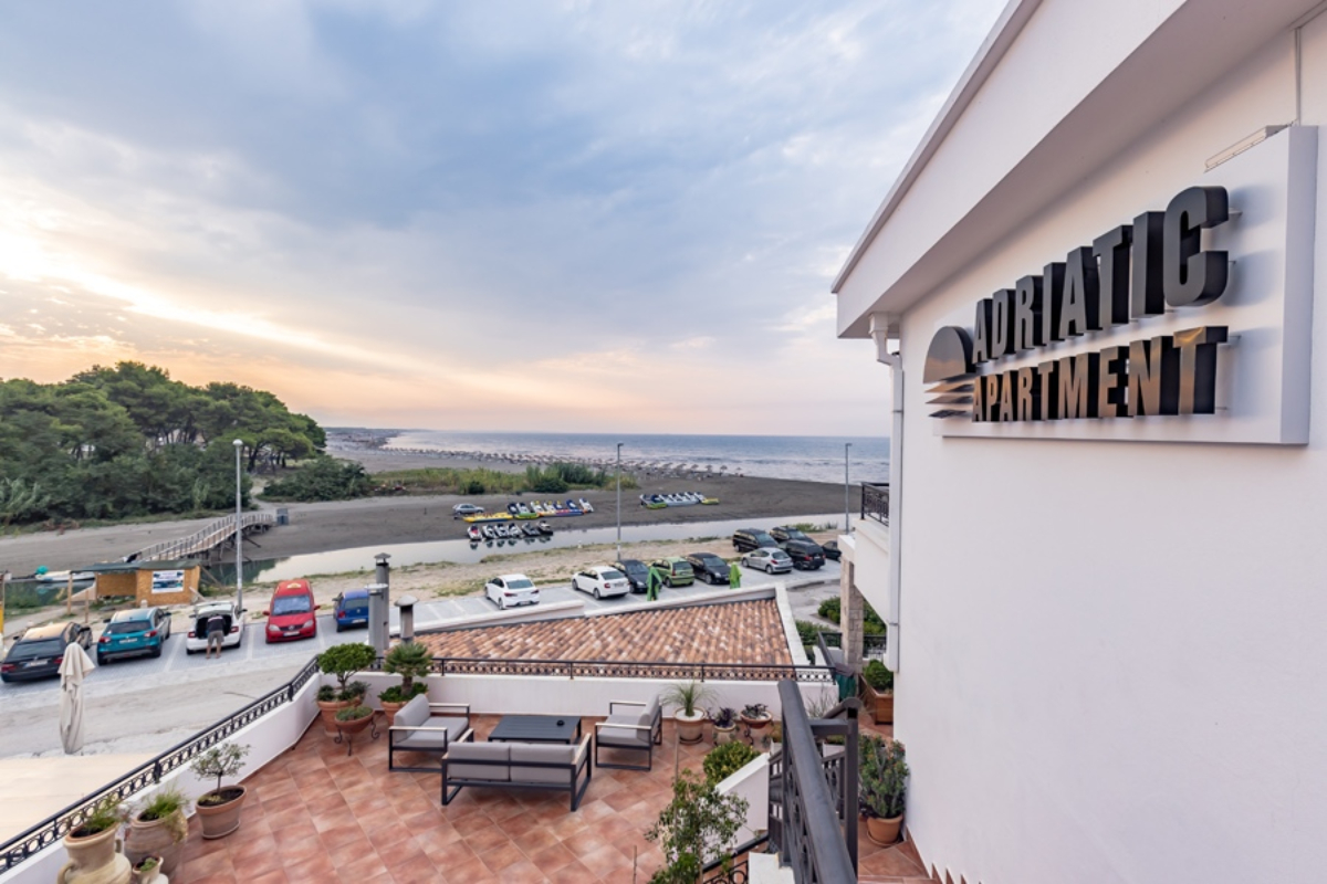 Adriatic Apartments izgled od spolja.jpg