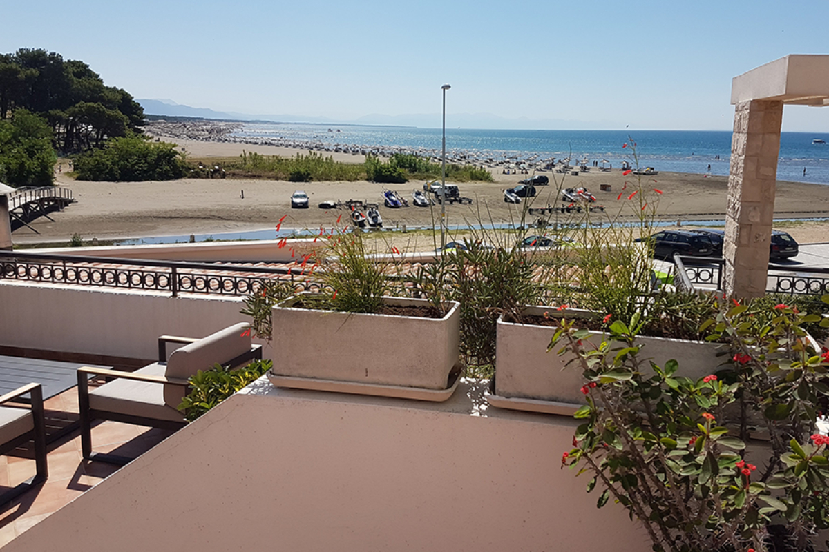Adriatic Apartments terasa.jpg