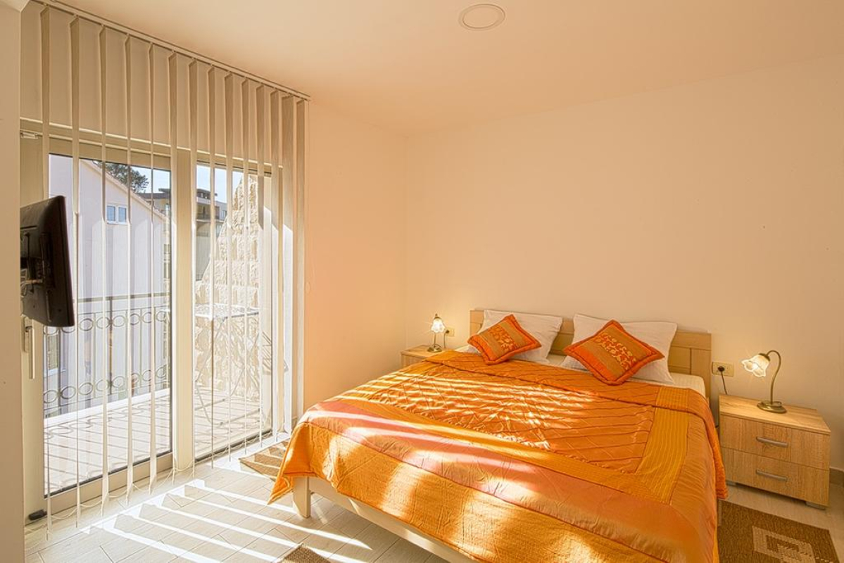 Apartments Jovan spavaća soba.jpg