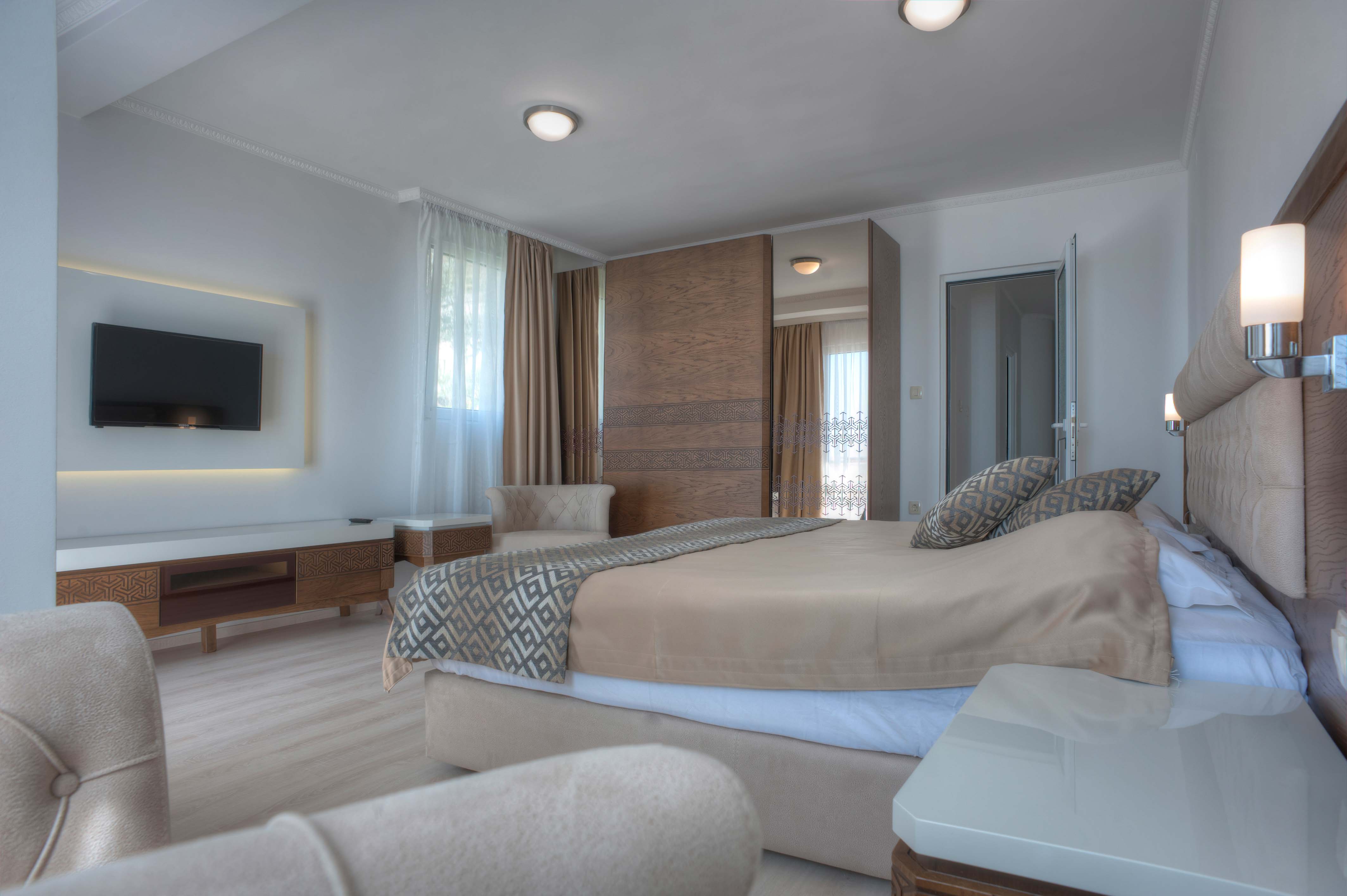 Hotel Adrović spavaća soba apartmana.jpg