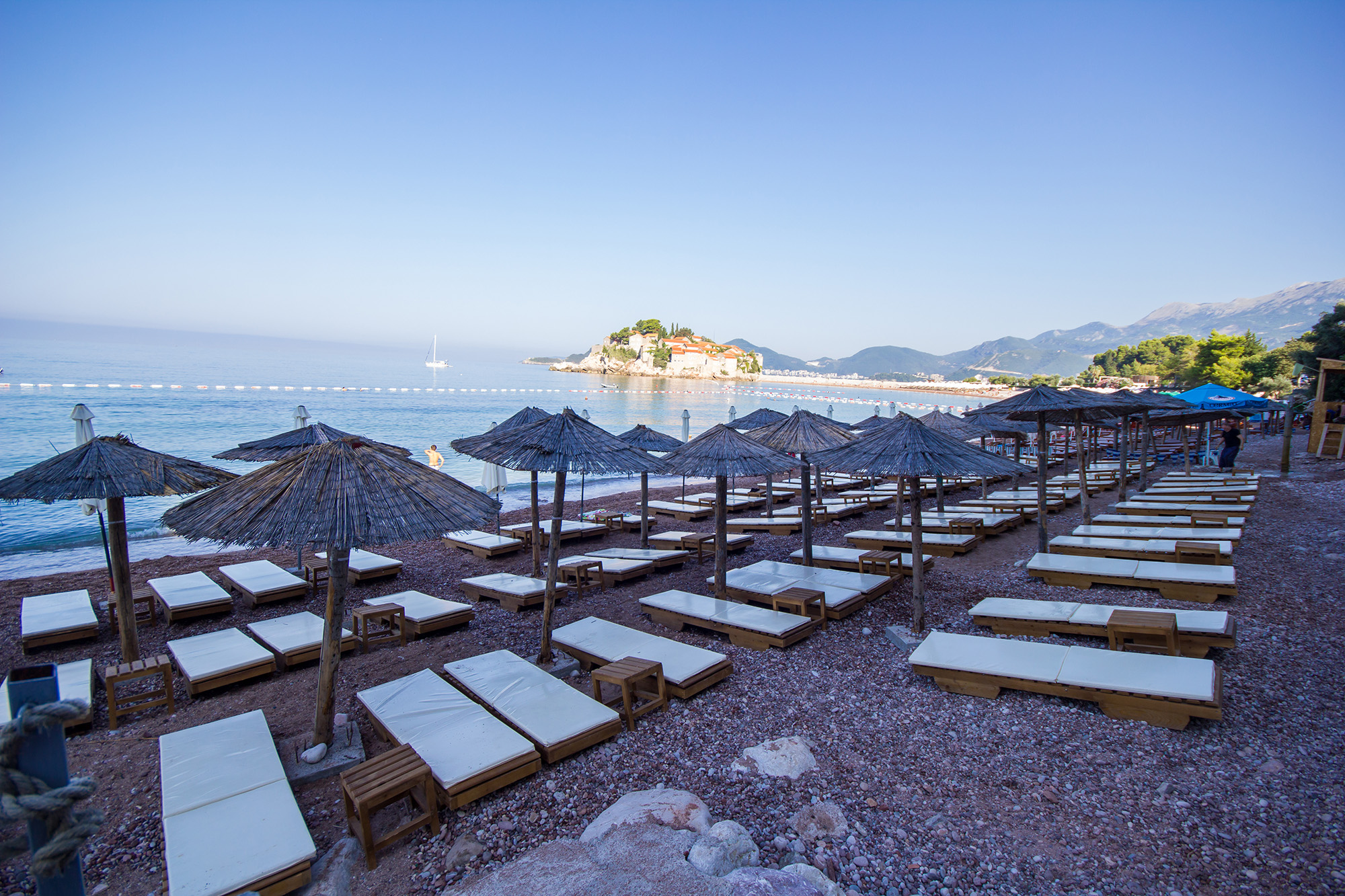 Montesan Apartments plaža.jpg