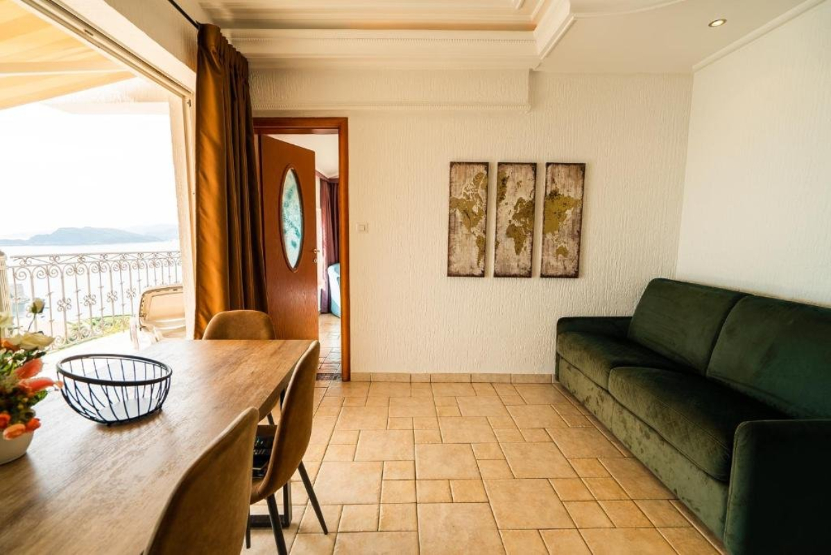 Edelweiss Apartments dnevni boravak.jpg