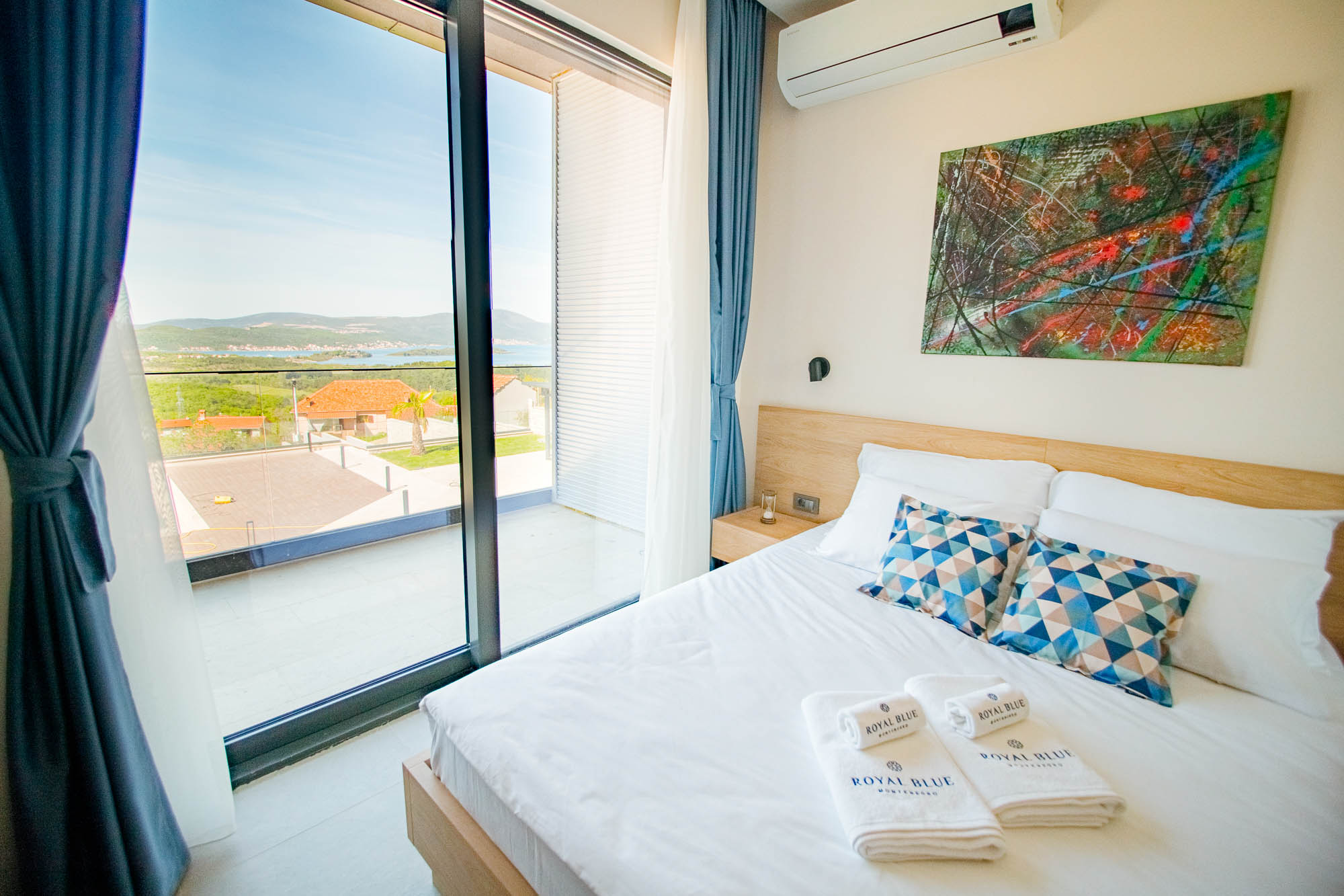 Royal Blue Resort & Residences  spavaća soba.jpg