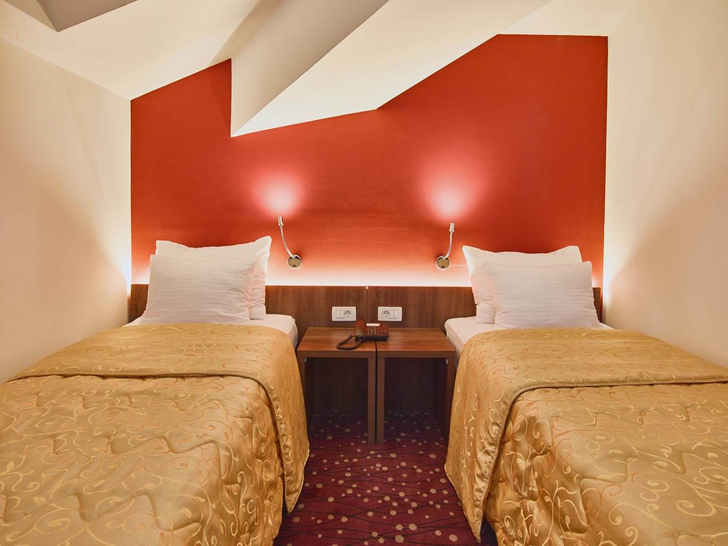 Pine hotel izgled sobe.jpg