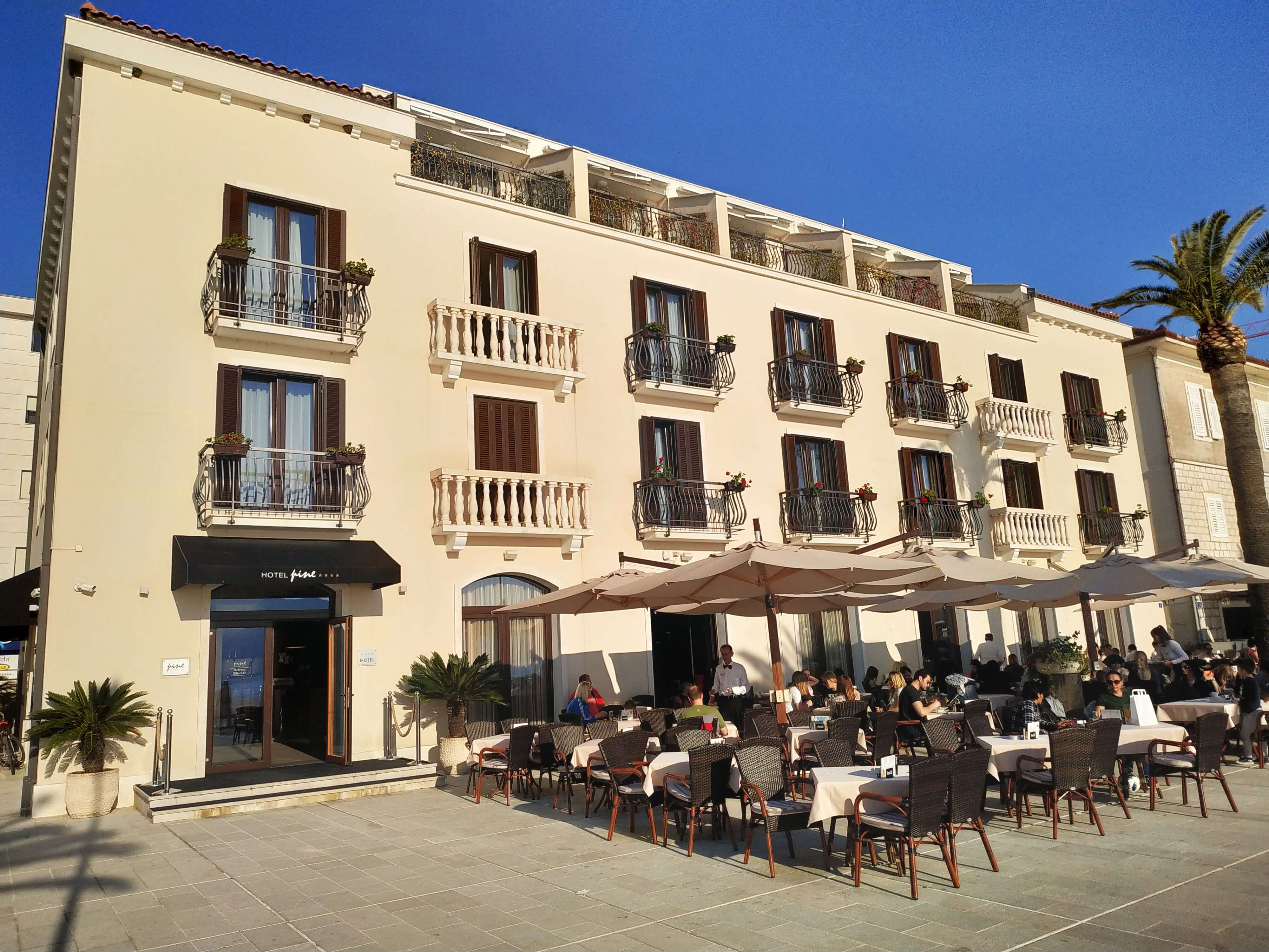 Pine hotel.jpg