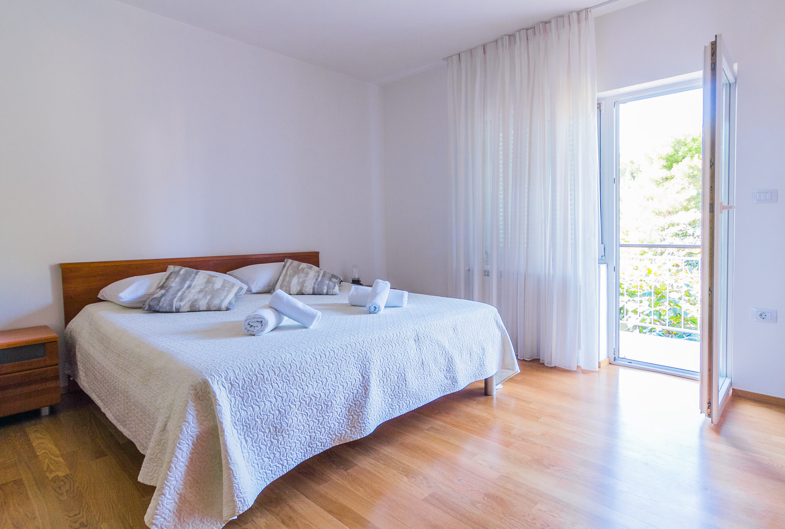 Apartments Nicole-Superior dvosoban apartman spavaca soba.jpg