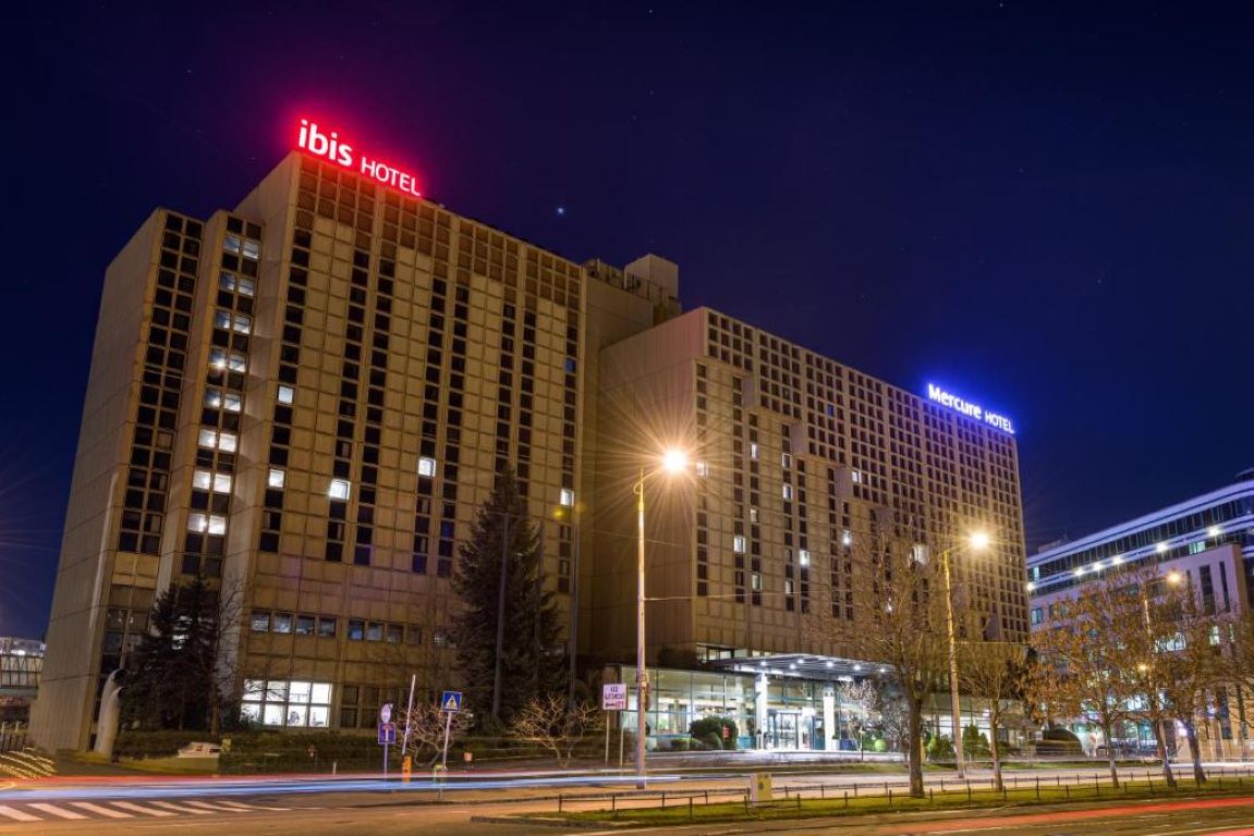 Ibis castle hotel- ulaz.jpg