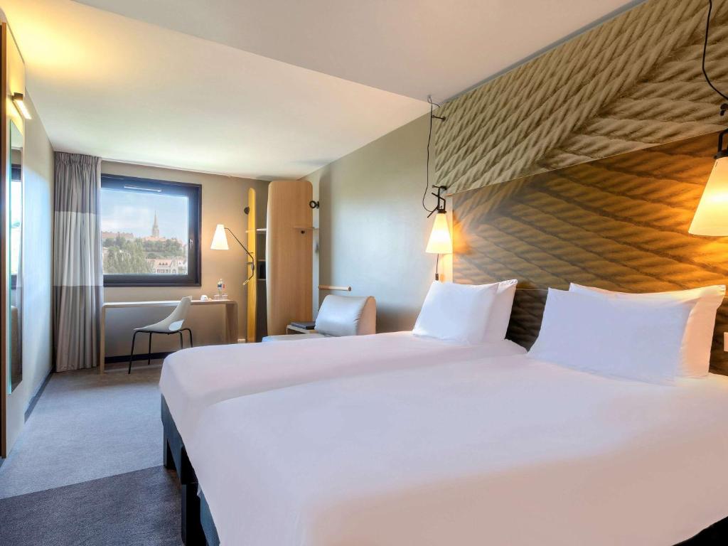 Ibis castle hotel-dvokrevetna soba sa zasebnim lezajem.jpg