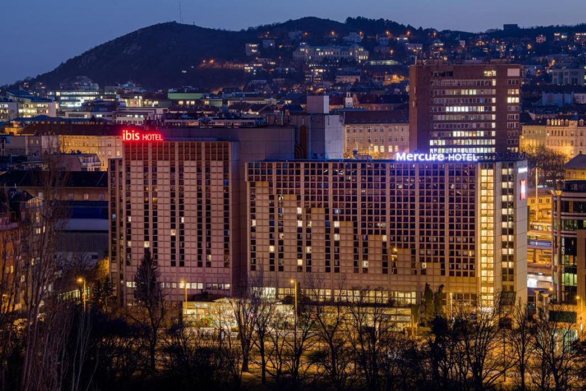 Ibis castle hotel-hotel.jpg