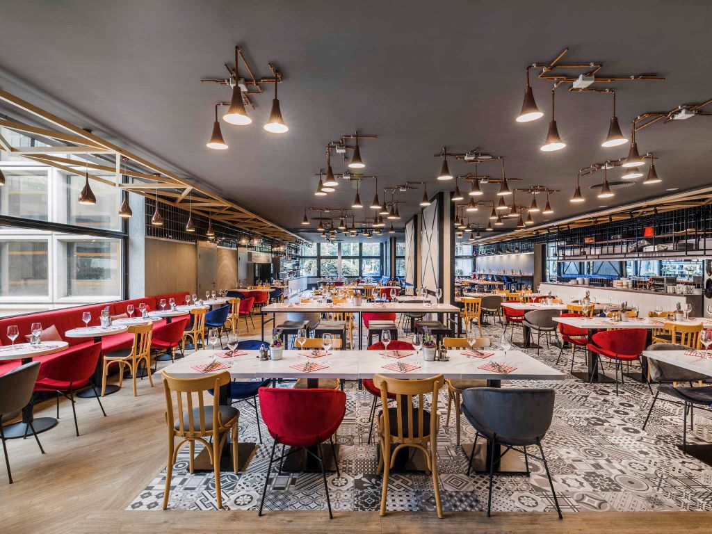 hotel mercure castle hill-restoran.jpg