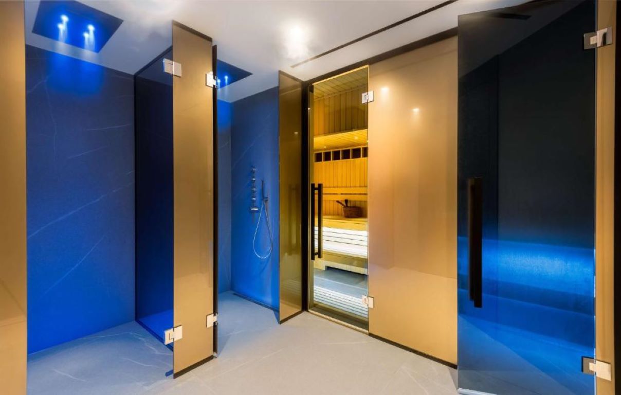 park plaza-sauna.jpg