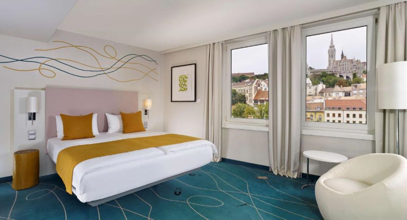park plaza-superior room sa pogledom na zamak.jpg