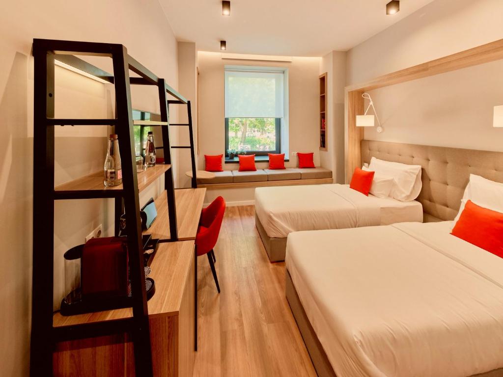 hotel up-smart twin room.jpg