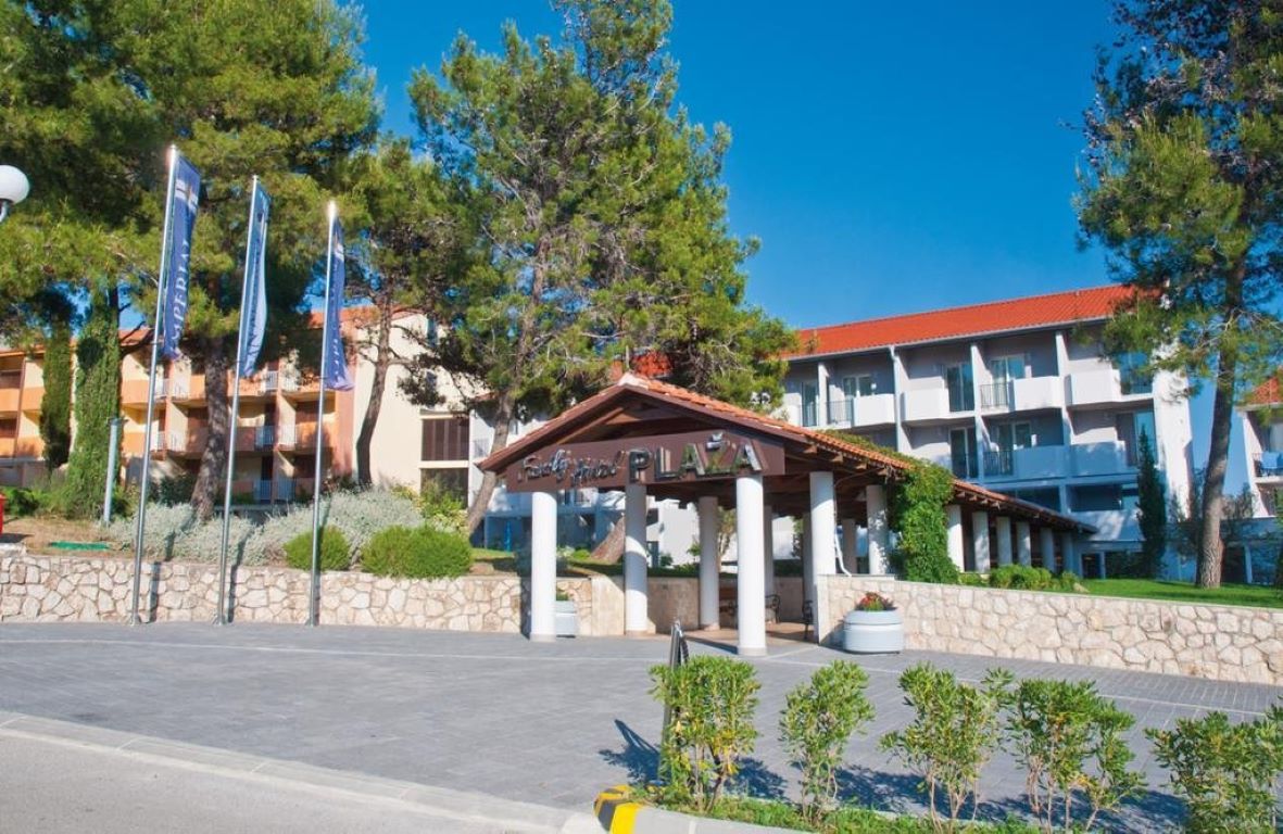 San Marino Sunny Resort by Valamar-Prilaz hotelu.jpg