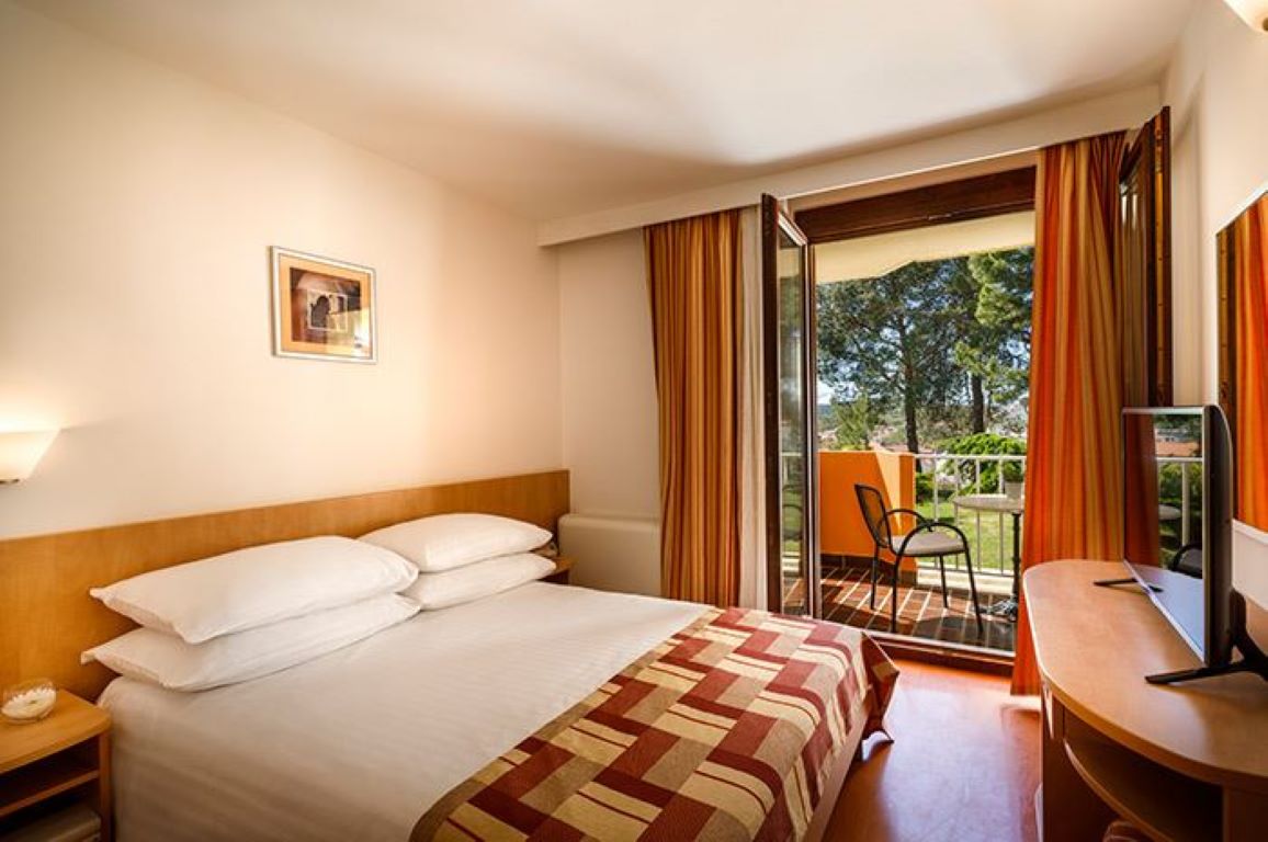 San Marino Sunny Resort by Valamar-Soba za 4 Veli Mel Hotel.jpg