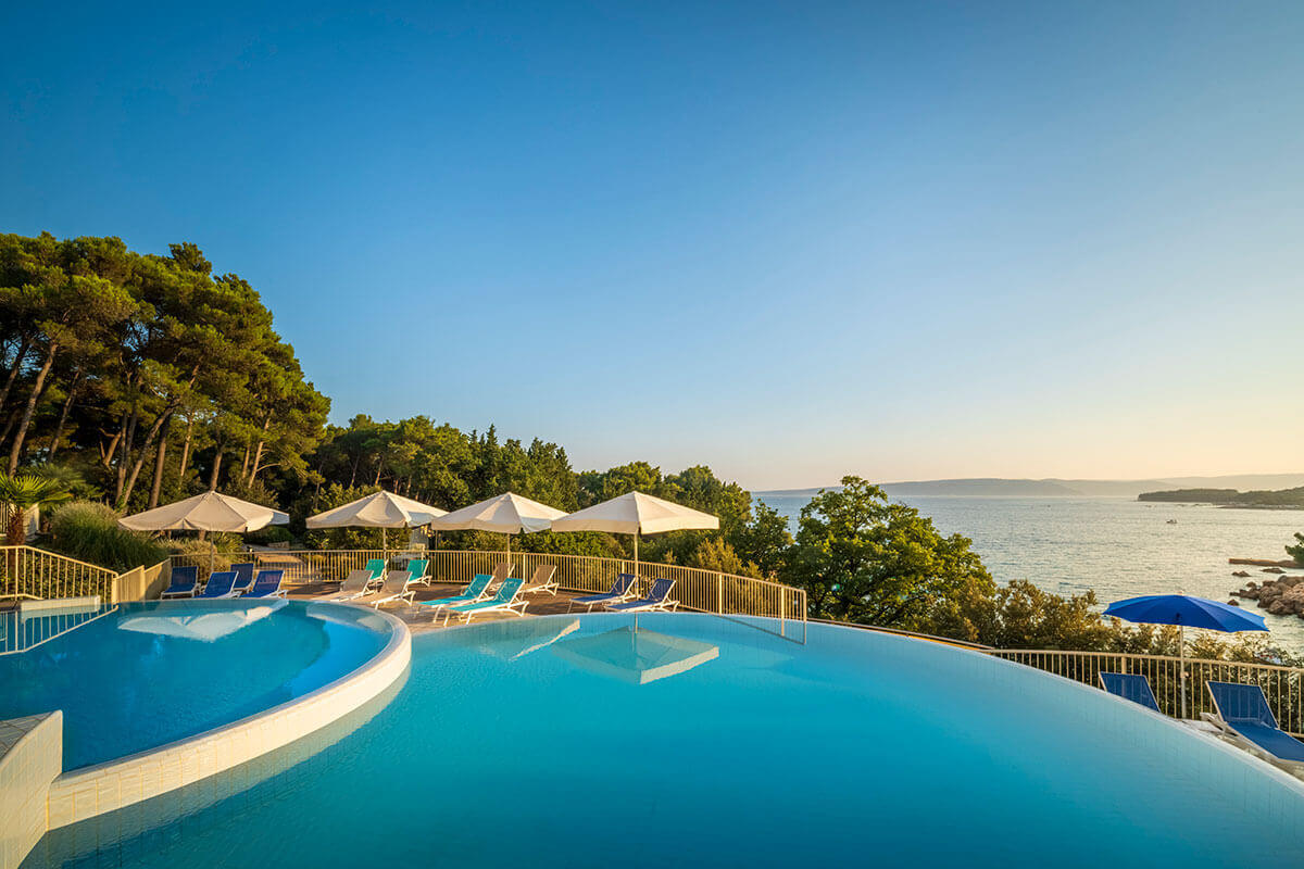 Koralj Sunny Hotel-Bazen.jpg