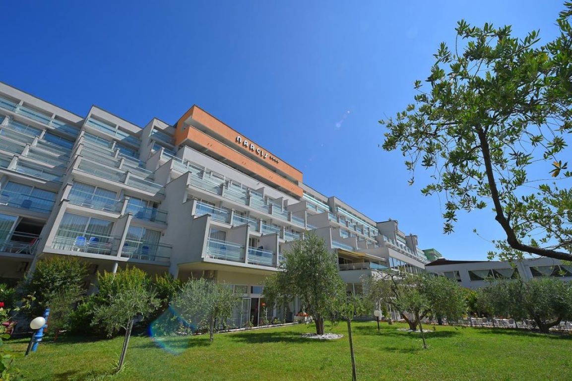 Hotel Narcis-Spoljasnji izgled.jpg