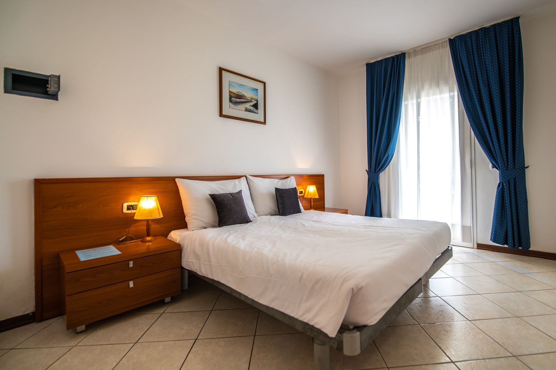 Ai Pini Medulin Resort-Jednosoban apartman spavaca soba.jpg