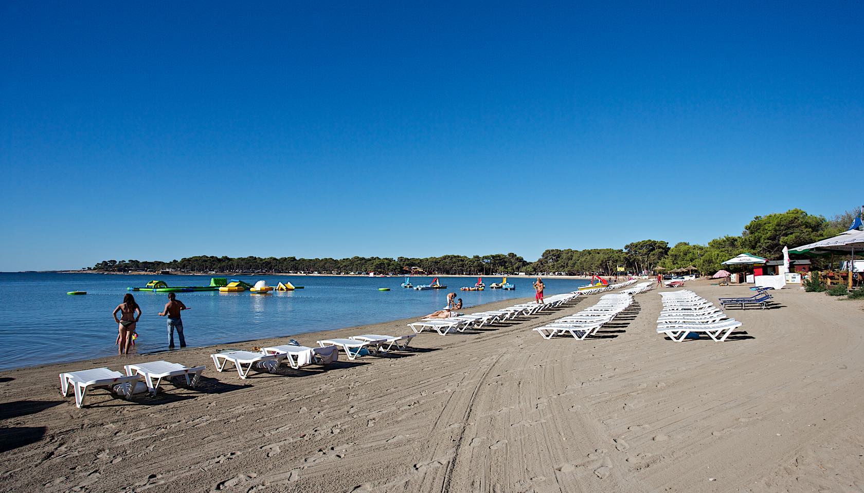 Ai Pini Medulin Resort-Plaza.jpg
