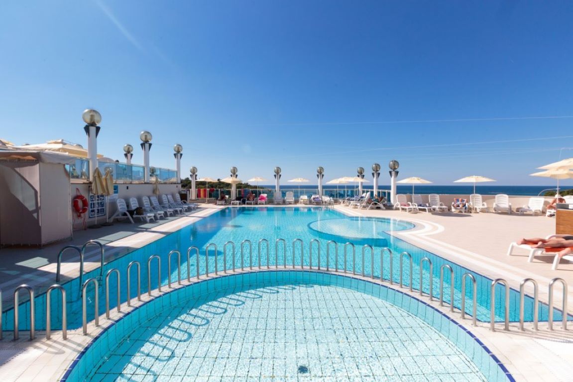 Hotel Gran Vista Plava Laguna-Deciji bazen.jpg