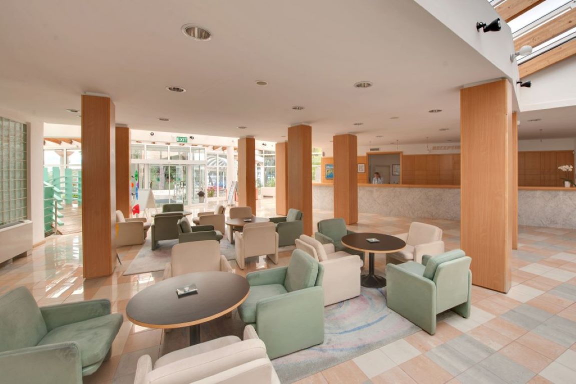 Maistra Select Pineta Hotel-Lobby.jpg