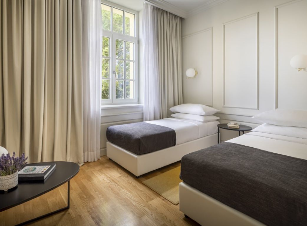 Family Hotel Lisanj-Classic porodična soba.jpg