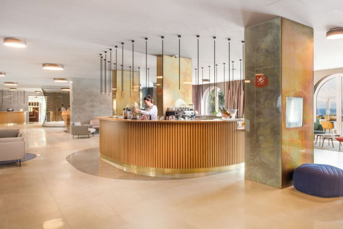 Family Hotel Lisanj-Lobby.jpg