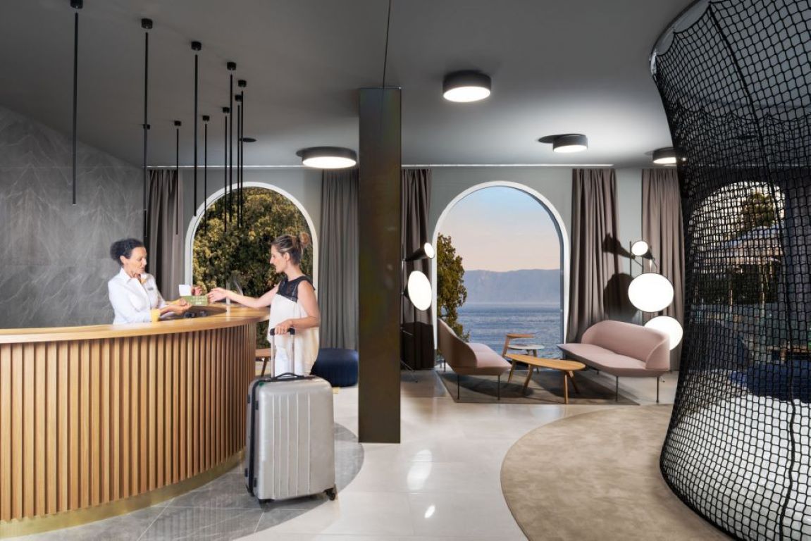Family Hotel Lisanj-Recepcija.jpg