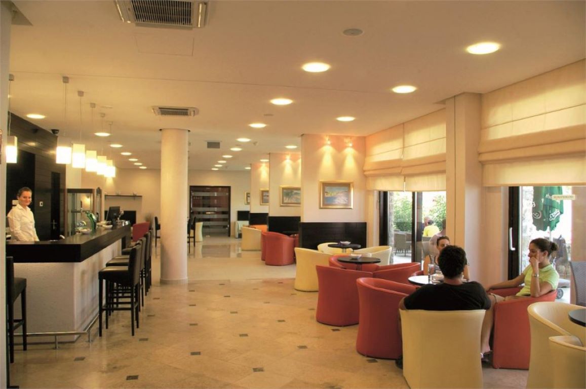 Family Hotel Pagus-Lobby.jpg