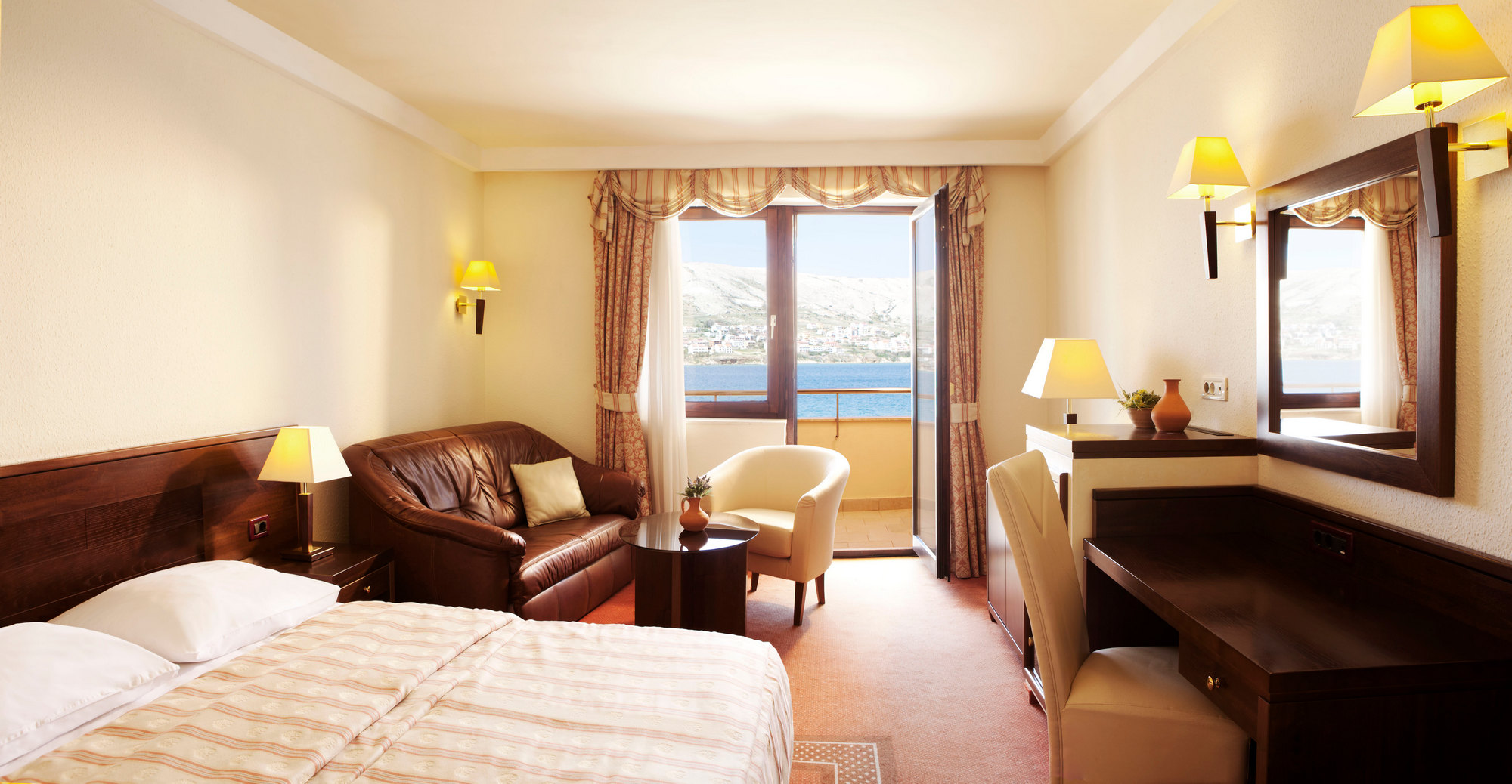 Family Hotel Pagus-Porodicna soba.jpg