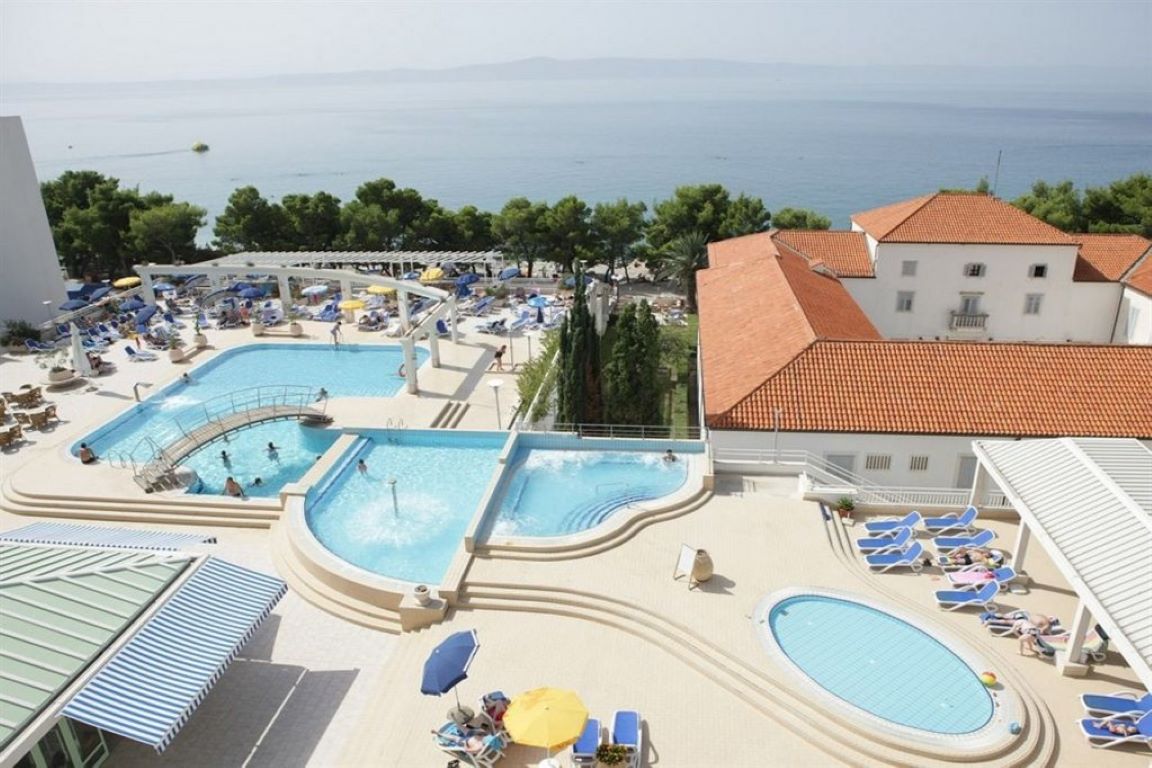 Bluesun Hotel Alga-Bazeni.jpg