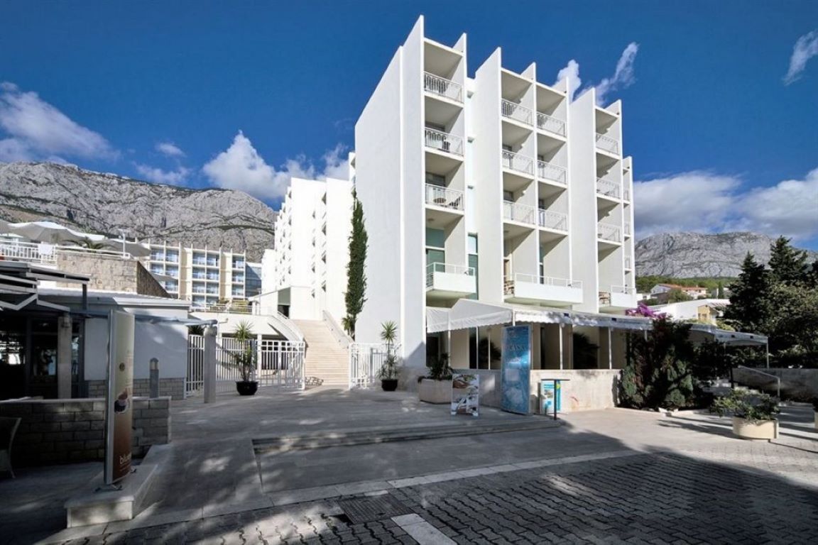 Bluesun Hotel Alga-Hotel spolja.jpg