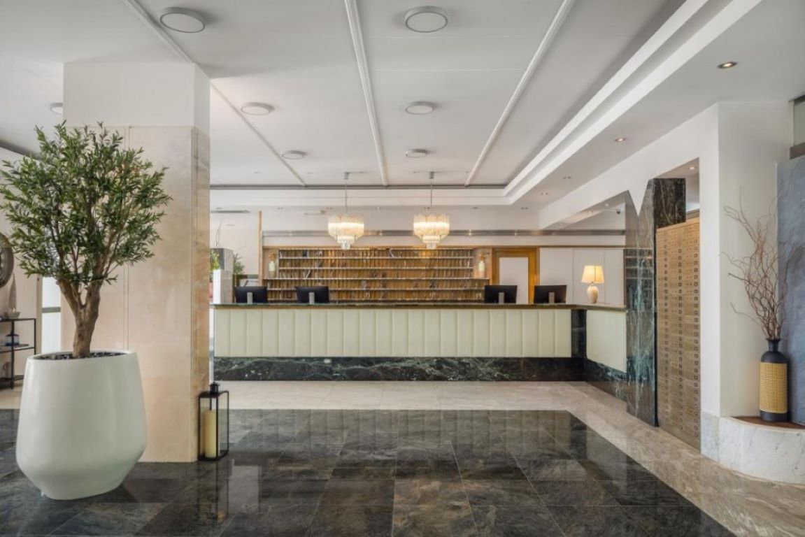 Bluesun Hotel Alga-Recepcija.jpg