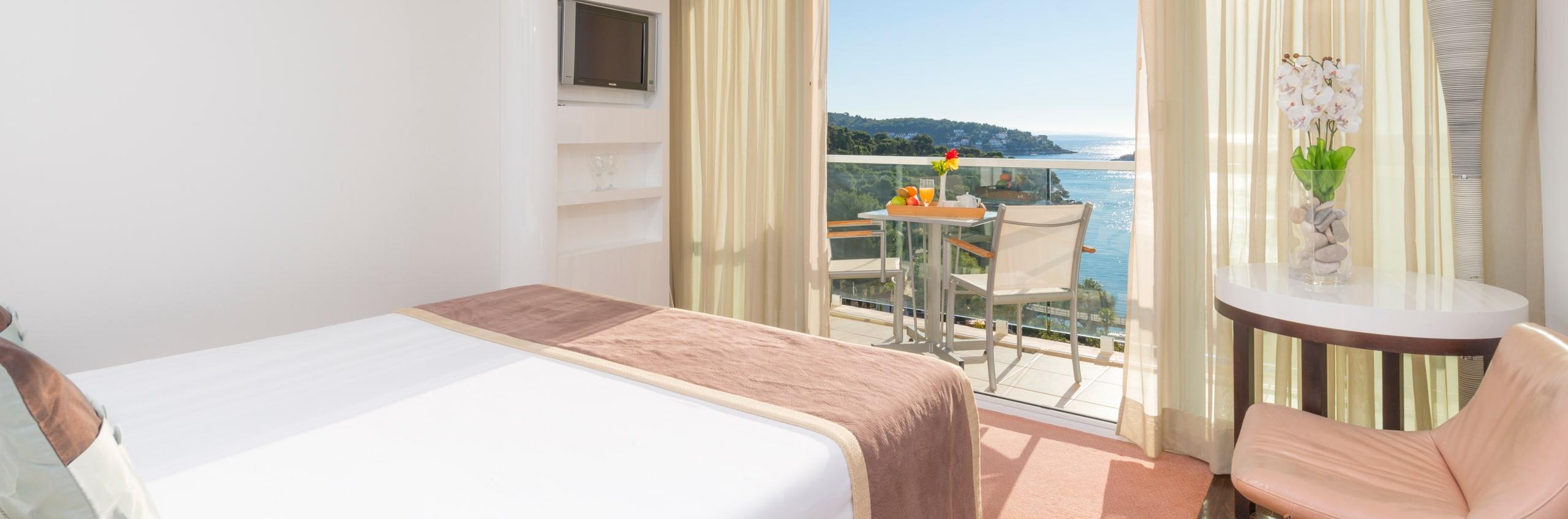 Amfora Hvar Grand Beach Resort-Premium soba.jpg