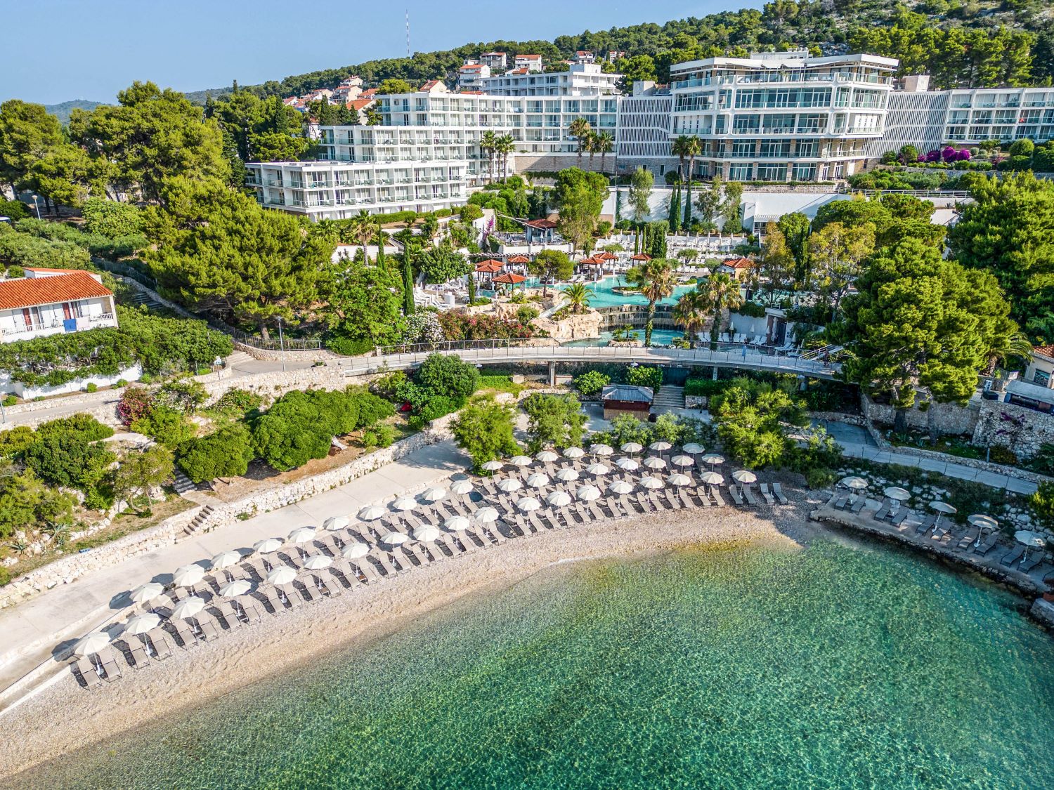 Amfora Hvar Grand Beach Resort-Spoljni izgled.jpg