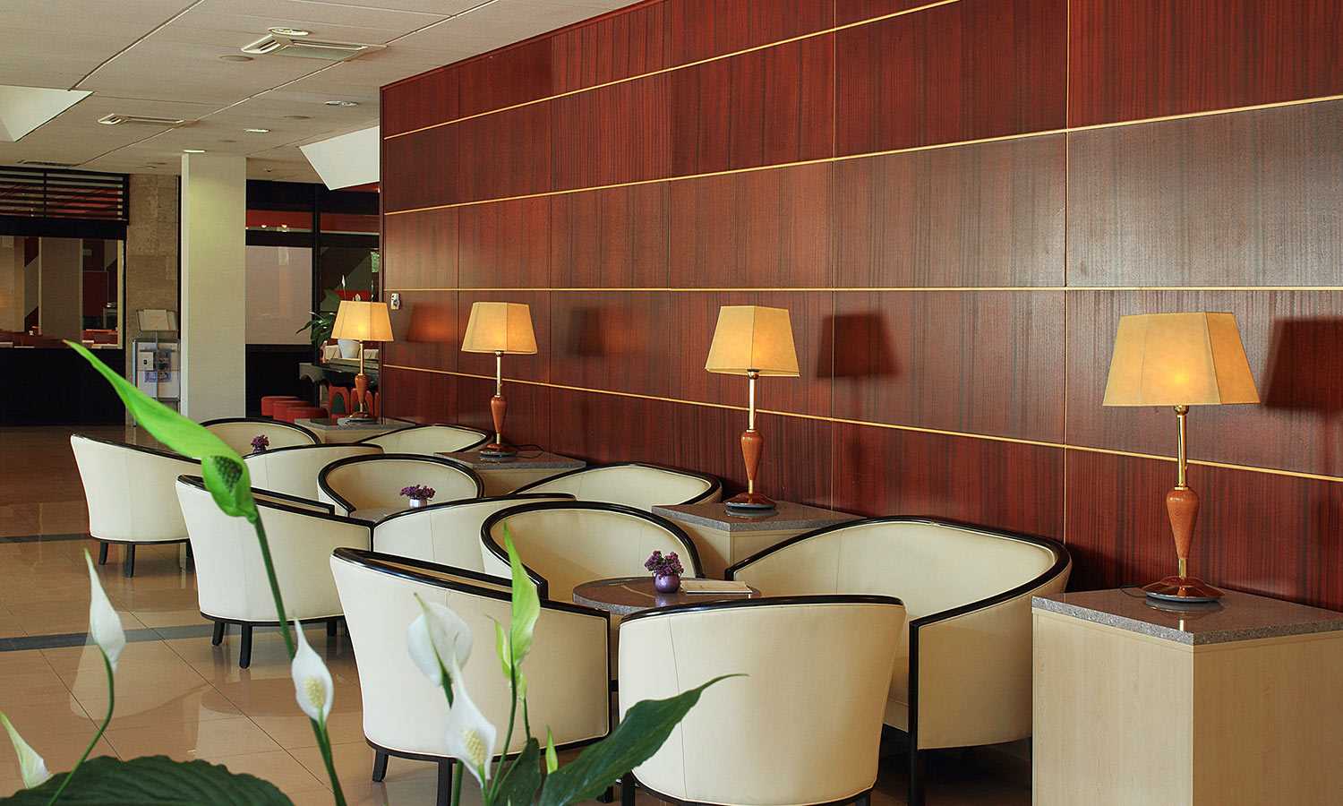 Marko Polo Hotel by Aminess-Aperitiv bar.jpg