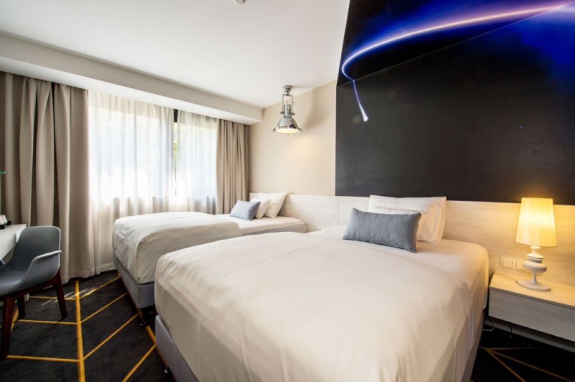 Hotel Science-Executive trokrevetna soba.jpg