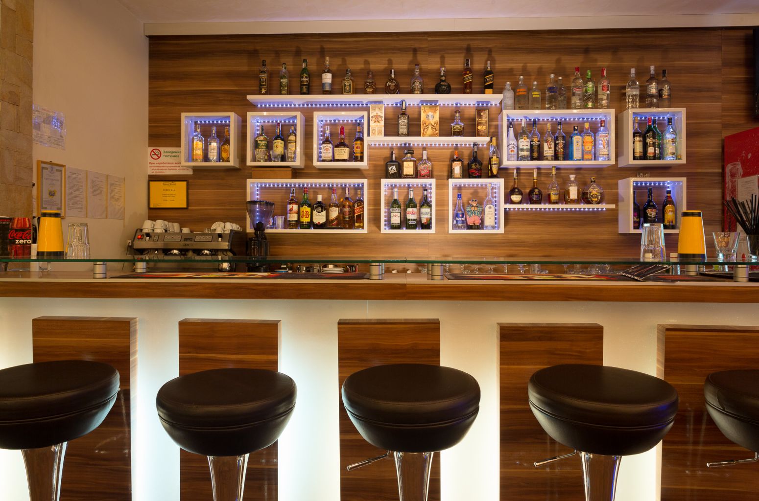 Green Wood Hotel-Lobby bar.jpg