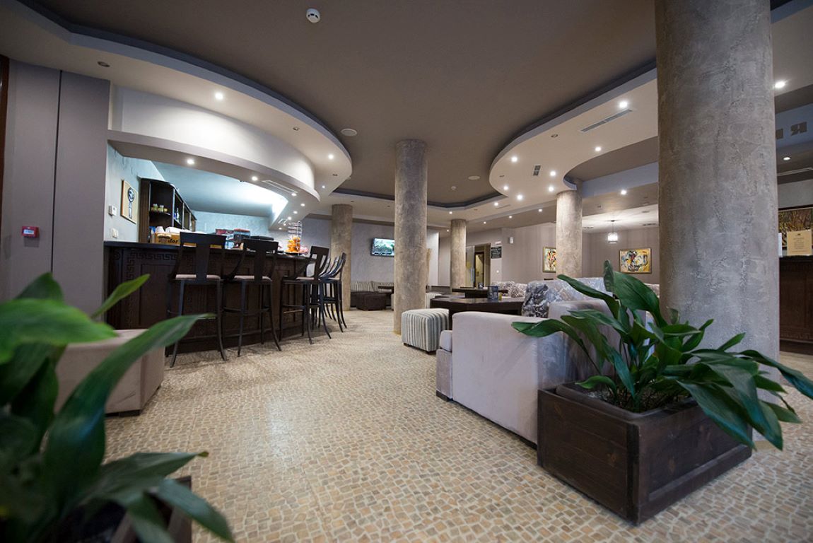 Hotel Maraya-Lobby.jpg