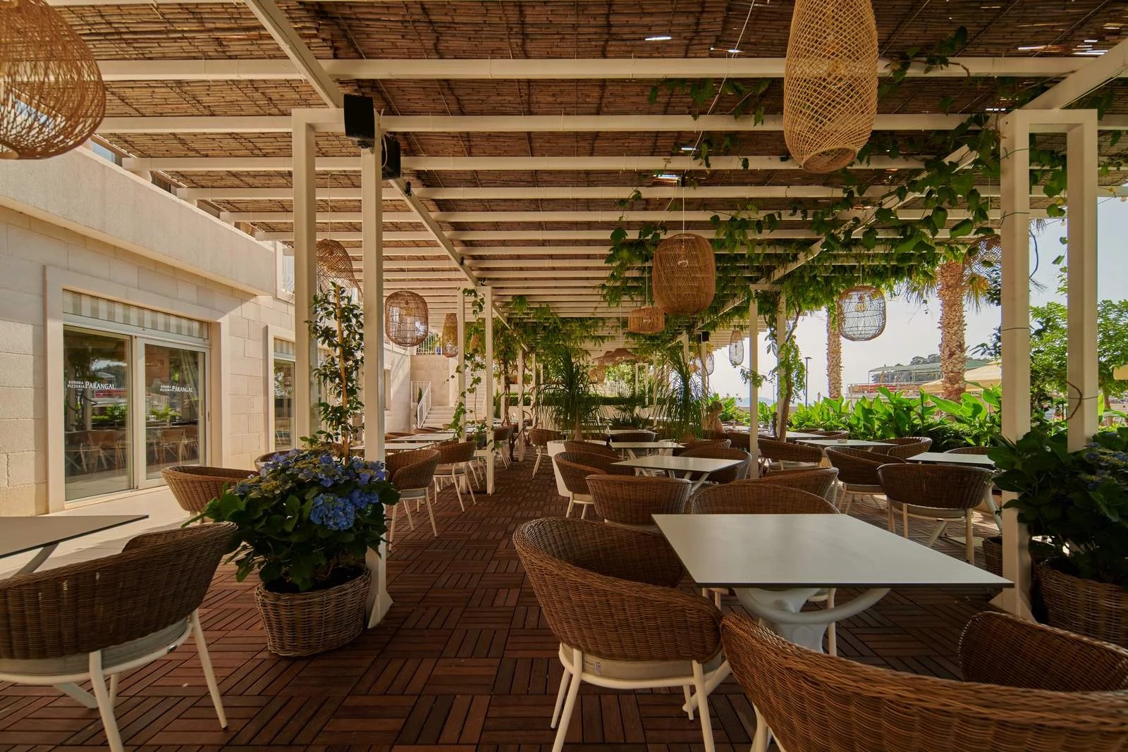 Hotel Osejava-Terasa restorana.jpg