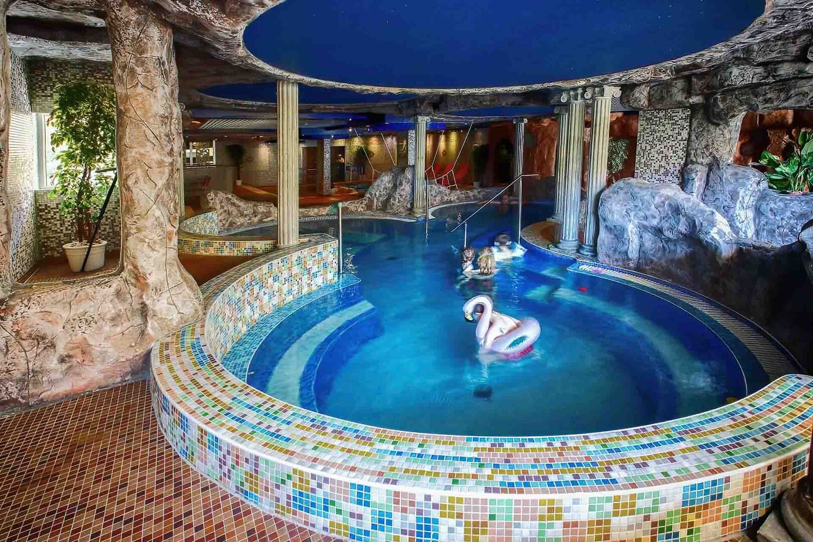 Hotel Horizont-Deciji zatvoreni bazen.jpg
